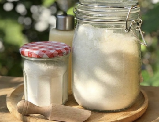 Je fabrique mes produits ménagers (et je me protège en douceur) Je fabrique mes produits ménagers (et je me protège en douceur)