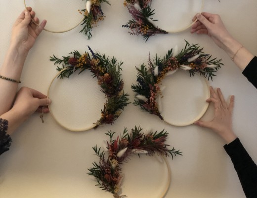 Création de couronne de fleurs séchées