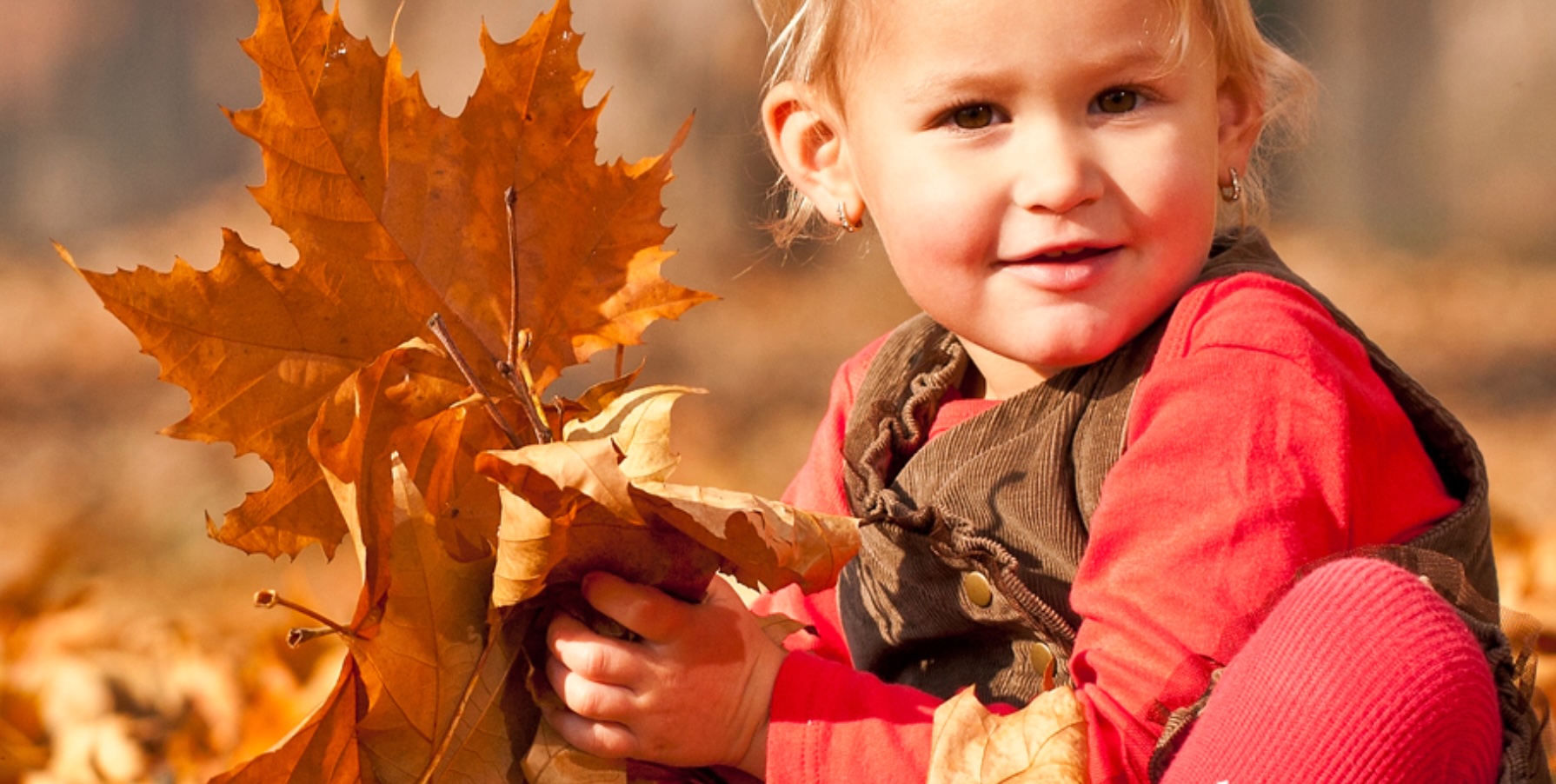enfant feuille automne atelier 