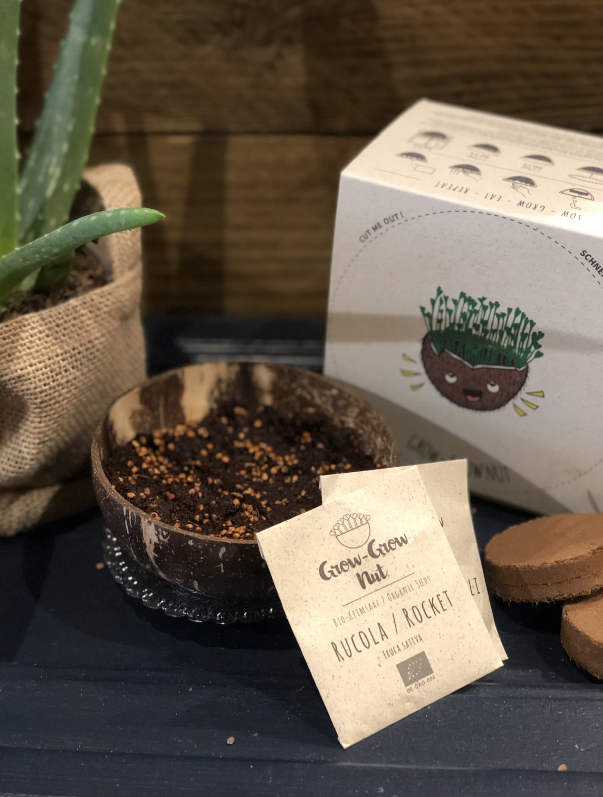 Grow-grow nut Grow-grow nut